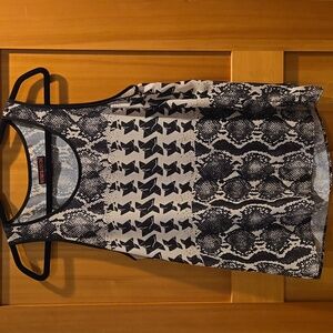 Rock & Roll Cowgirl Black and Cream Patterned Tank Top Size: S